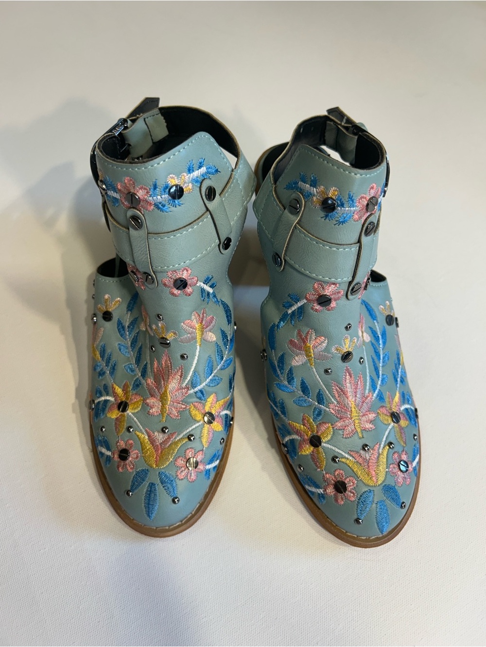 Embroidered Floral Western Mule Booties Sage Blue Studded Block Heel Size 7 - Picture 2 of 9